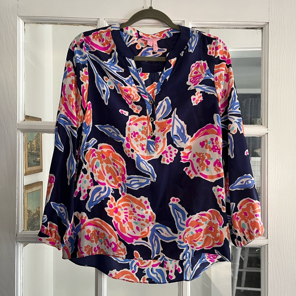 Lilly Pulitzer Top XS Navy Floral Alexandra Henley Long Sleeve Bright Pom Pom